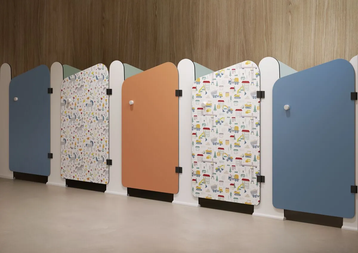 Cabines pour enfants en stratifié, portes arrondies colorées et à motifs